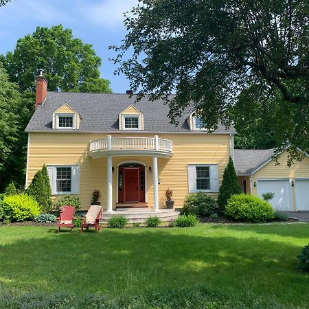 Manoir Alegria Bed & Breakfast Cowansville Bagian luar foto