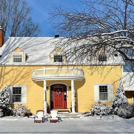 Manoir Alegria Bed & Breakfast Cowansville Bagian luar foto