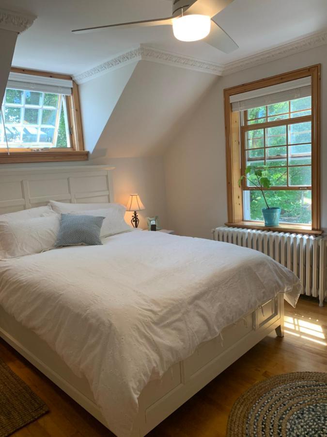 Manoir Alegria Bed & Breakfast Cowansville Bagian luar foto