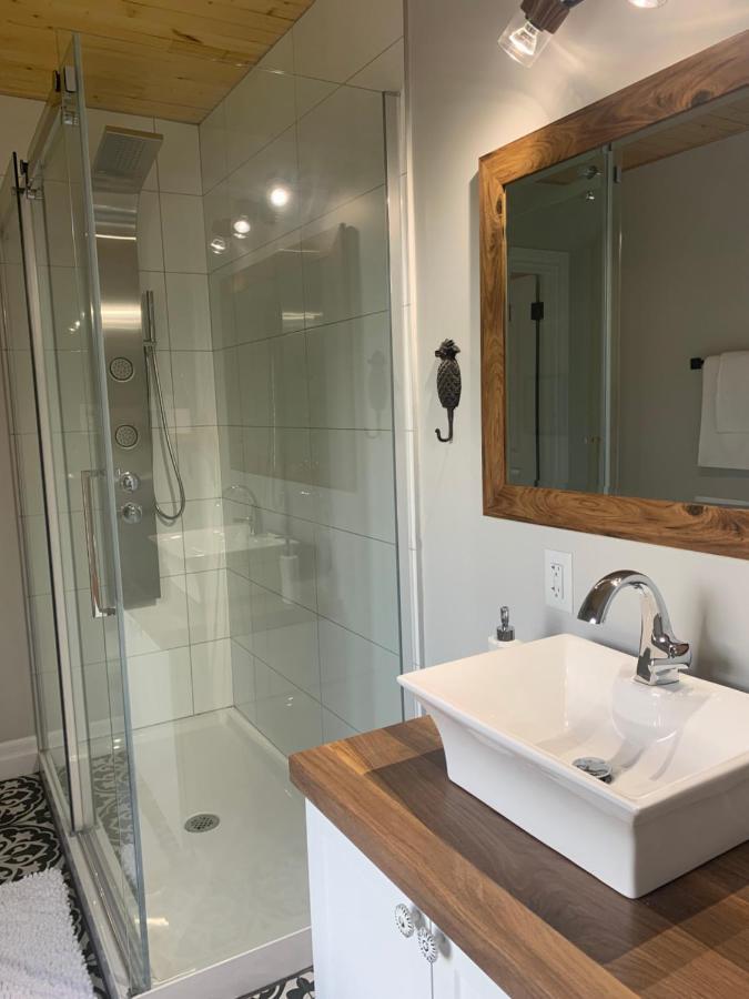 Manoir Alegria Bed & Breakfast Cowansville Bagian luar foto