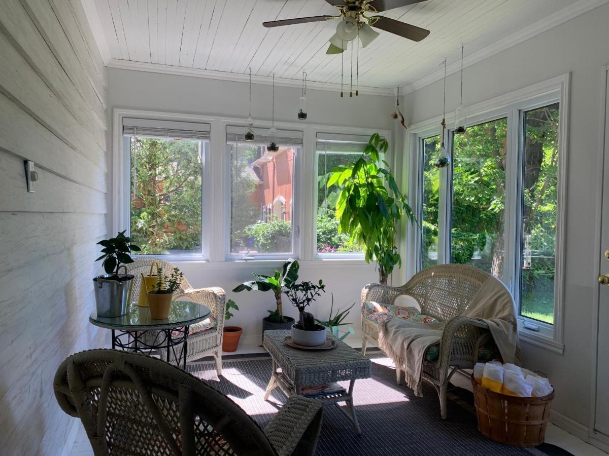 Manoir Alegria Bed & Breakfast Cowansville Bagian luar foto