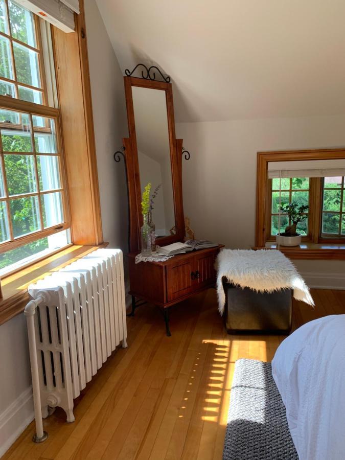 Manoir Alegria Bed & Breakfast Cowansville Bagian luar foto